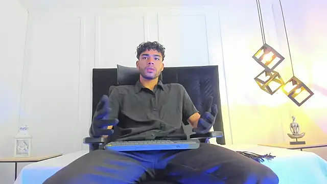 Snapshot of RaphaelDufort chatting on October 19, 2025, 6:54 pm RaphaelDufort online show from October 19, 2025, 6:54 pm