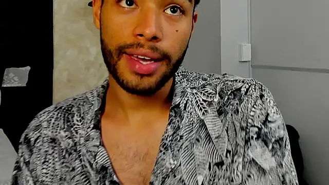 Snapshot of RaphaelDufort chatting on October 4, 2025, 12:01 am RaphaelDufort online show from October 4, 2025, 12:01 am