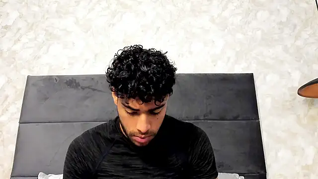 Snapshot of RaphaelDufort chatting on October 16, 2025, 9:01 pm RaphaelDufort online show from October 16, 2025, 9:01 pm