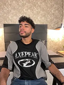 Snapshot of RaphaelDufort chatting on November 6, 2025, 11:53 pm RaphaelDufort online show from November 6, 2025, 11:53 pm