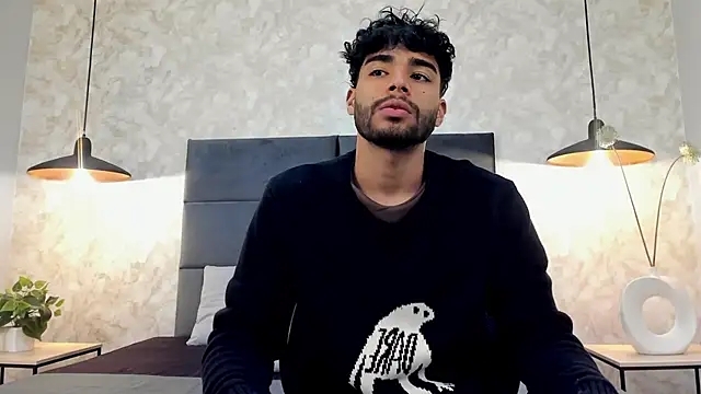 Snapshot of RaphaelDufort chatting on December 3, 2025, 11:58 pm RaphaelDufort online show from December 3, 2025, 11:58 pm