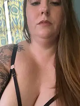 Snapshot of Domimommy420 chatting on October 23, 2025, 4:05 pm Domimommy420 online show from October 23, 2025, 4:05 pm