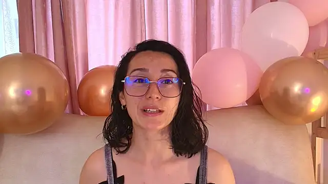 Ginevra esposito online show from April 13, 2026, 1:15 pm