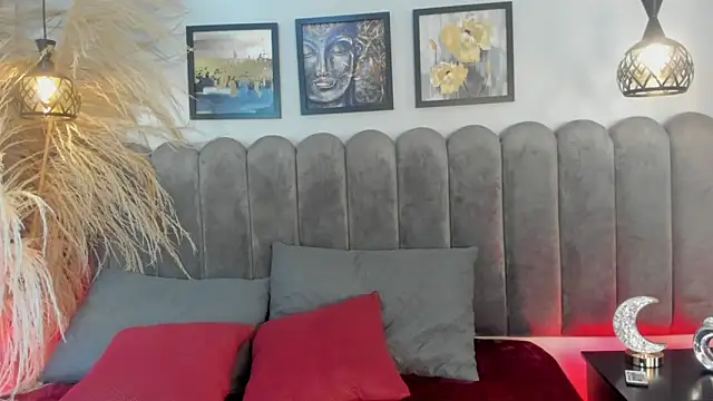 Dark nina  online show from December 5, 2025, 3:27 am