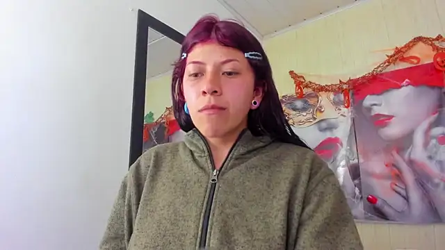 Raven Rouge  online show from October 31, 2025, 5:15 am