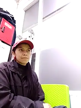 Raven Rouge  online show from February 27, 2026, 7:57 pm