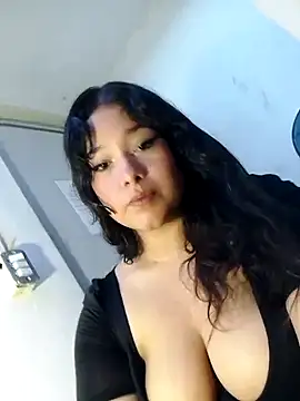 Stephy  online show from October 9, 2025, 2:17 pm