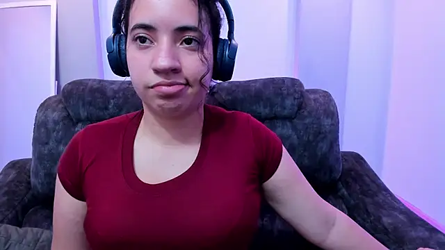 Snapshot of Nicol_Chang chatting on November 15, 2025, 7:51 pm Nicol Chang online show from November 15, 2025, 7:51 pm