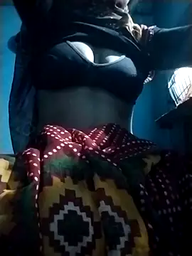 Hot-qwer online show from March 28, 2026, 8:43 pm