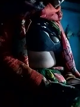 Hot-qwer online show from January 8, 2026, 1:39 pm