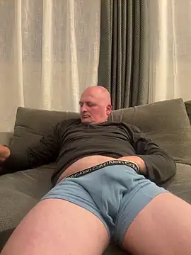 Attila120 online show from April 13, 2026, 7:29 pm