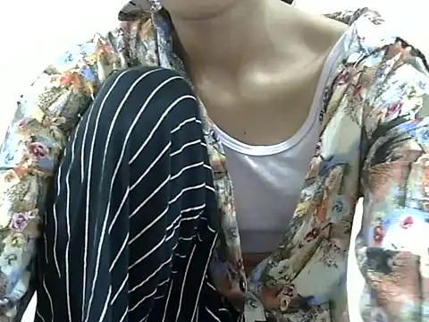 Snapshot of smallcuute chatting on November 24, 2025, 8:31 pm smallcuute online show from November 24, 2025, 8:31 pm