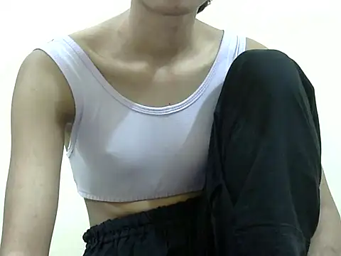 Snapshot of smallcuute chatting on December 4, 2025, 9:36 pm smallcuute online show from December 4, 2025, 9:36 pm