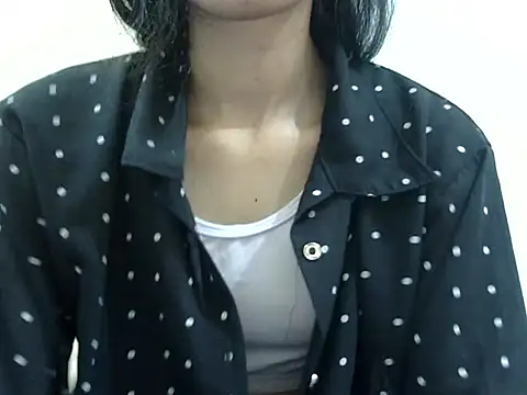 Snapshot of smallcuute chatting on November 30, 2025, 1:17 am smallcuute online show from November 30, 2025, 1:17 am