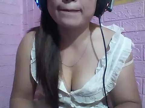 Snapshot of Loc_al chatting on September 29, 2025, 6:09 am Loc al online show from September 29, 2025, 6:09 am