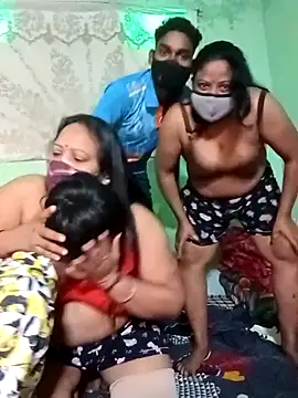 LoveOnStream online show from November 23, 2025, 4:44 am