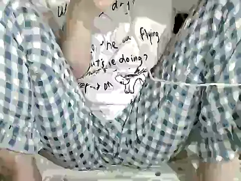 Snapshot of Lamoon_2k chatting on December 2, 2025, 8:49 am Lamoon 2k online show from December 2, 2025, 8:49 am