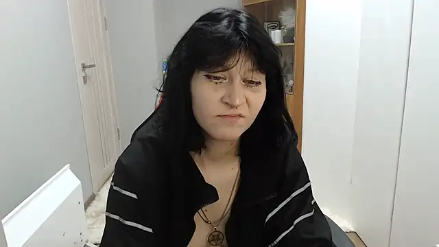 Snapshot of TinaQuiin chatting on November 26, 2025, 8:36 am TinaQuiin online show from November 26, 2025, 8:36 am