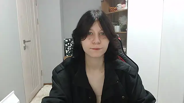 Snapshot of TinaQuiin chatting on October 6, 2025, 8:04 am TinaQuiin online show from October 6, 2025, 8:04 am