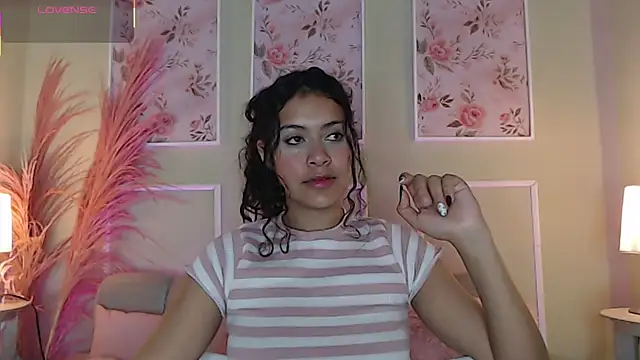 Snapshot of CurlyDani chatting on September 9, 2025, 12:14 pm CurlyDani online show from September 9, 2025, 12:14 pm