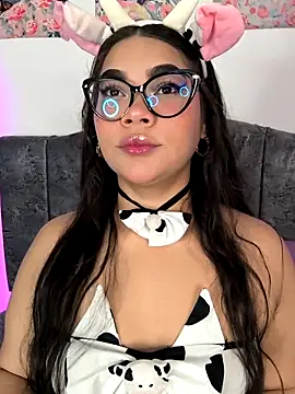 Snapshot of Vale_Walker chatting on October 31, 2025, 6:10 am Vale Walker online show from October 31, 2025, 6:10 am