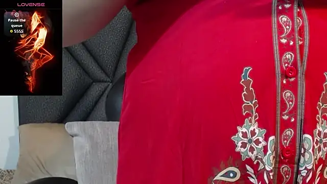 Snapshot of IndraKaur_ chatting on November 8, 2025, 1:03 pm IndraKaur online show from November 8, 2025, 1:03 pm