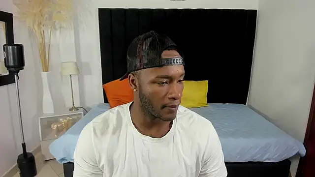 Snapshot of chrstian_lewis1 chatting on November 3, 2025, 10:30 am chrstian lewis1 online show from November 3, 2025, 10:30 am