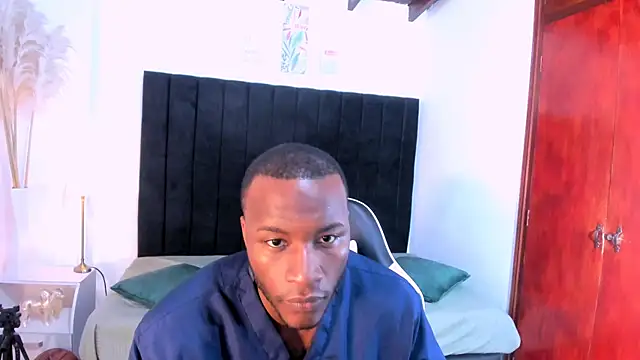 Snapshot of chrstian_lewis1 chatting on November 30, 2025, 4:08 pm chrstian lewis1 online show from November 30, 2025, 4:08 pm