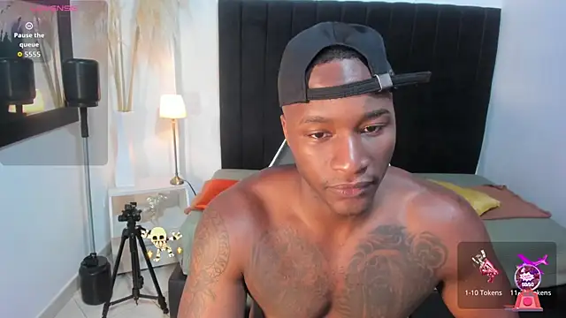 Snapshot of chrstian_lewis1 chatting on November 14, 2025, 4:54 pm chrstian lewis1 online show from November 14, 2025, 4:54 pm