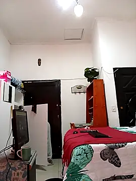 CandyNaynay online show from November 16, 2025, 9:03 am