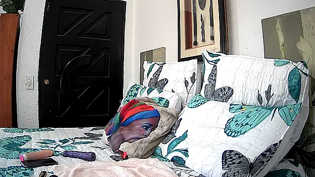 CandyNaynay online show from November 2, 2025, 6:51 am