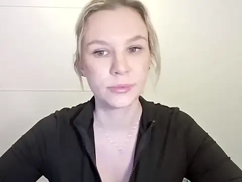SadieBrilliance online show from October 16, 2025, 6:27 pm