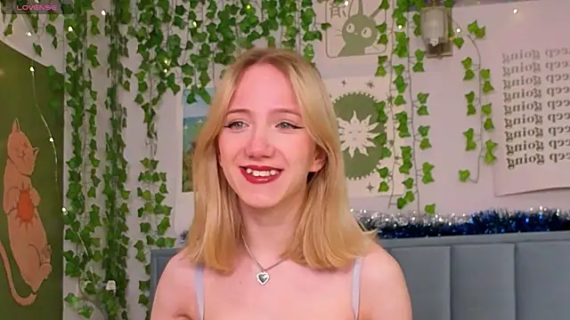 EmmaNovak online show from January 6, 2026, 1:04 pm