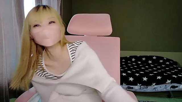 Snapshot of miyu0002 chatting on November 10, 2025, 5:01 am miyu0002 online show from November 10, 2025, 5:01 am