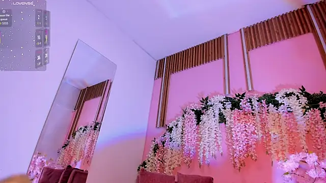 Snapshot of ThiccyLexxy chatting on November 30, 2025, 12:39 pm ThiccyLexxy online show from November 30, 2025, 12:39 pm