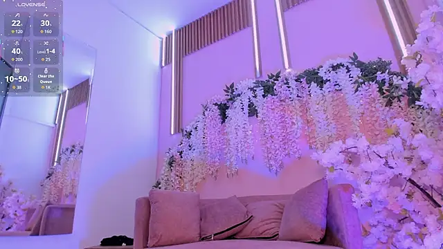 Snapshot of ThiccyLexxy chatting on November 24, 2025, 12:05 pm ThiccyLexxy online show from November 24, 2025, 12:05 pm