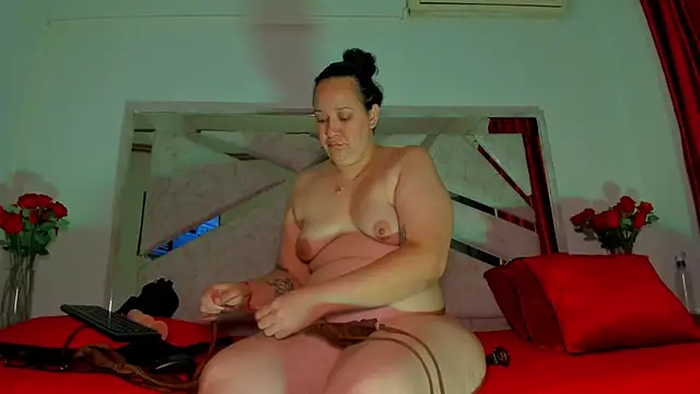 Snapshot of ThiccyLexxy chatting on December 16, 2025, 12:09 pm ThiccyLexxy online show from December 16, 2025, 12:09 pm