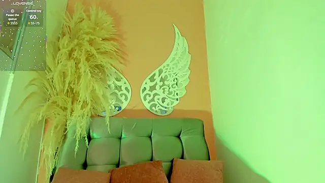 Snapshot of ThiccyLexxy chatting on December 4, 2025, 12:04 pm ThiccyLexxy online show from December 4, 2025, 12:04 pm