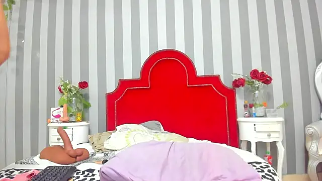 Salomee hernandez online show from December 4, 2025, 12:48 pm