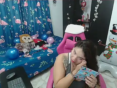 rous-kinky online show from December 19, 2025, 1:02 pm