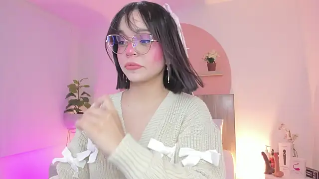 Clara Luu online show from March 27, 2026, 3:04 am