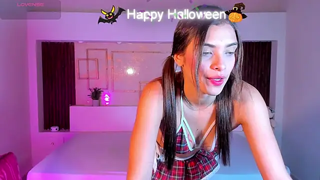 Hannacooper3 online show from November 1, 2025, 8:03 pm