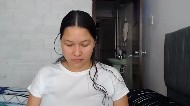 Naia Stant online show from September 9, 2025, 9:13 pm