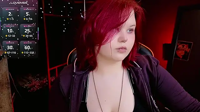 fillisfox  online show from November 6, 2025, 3:49 pm