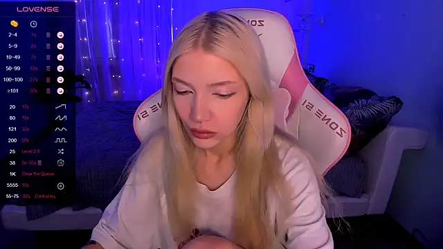 AnyaTaylor  online show from March 8, 2026, 2:26 am