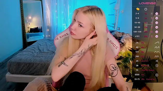 AnyaTaylor  online show from May 31, 2026, 2:28 am