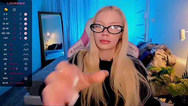 AnyaTaylor  online show from May 23, 2026, 2:10 am