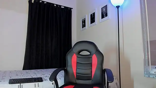 TeamPorn 19 online show from November 6, 2025, 2:48 am