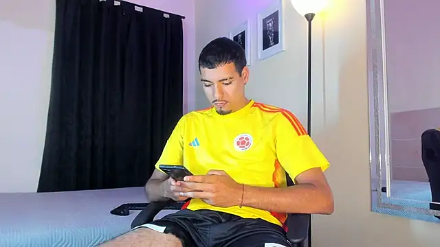 TeamPorn 19 online show from January 18, 2026, 7:39 pm