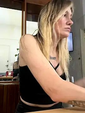 caritadeangellll online show from October 24, 2025, 9:03 pm